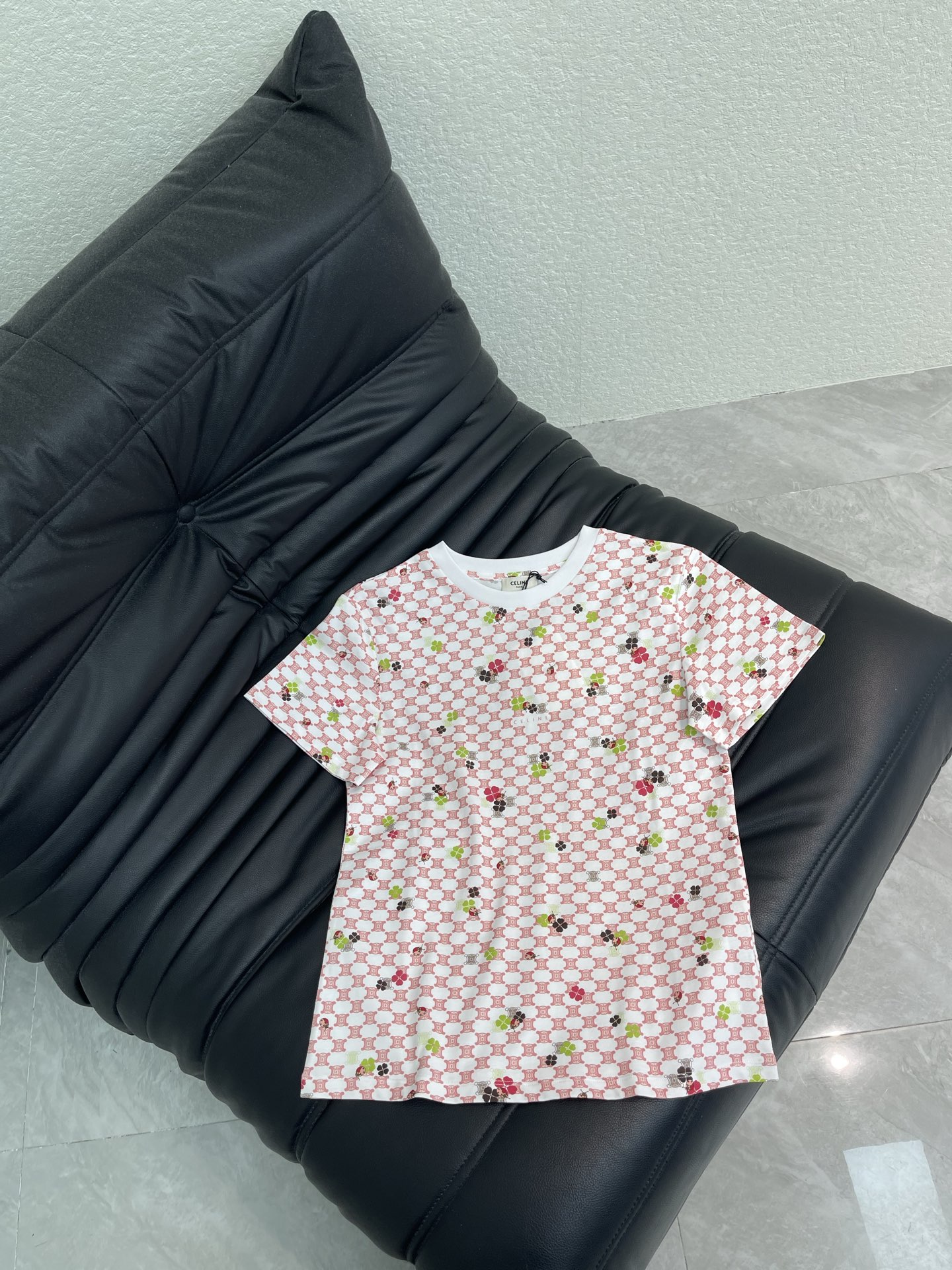 Women's short sleeves